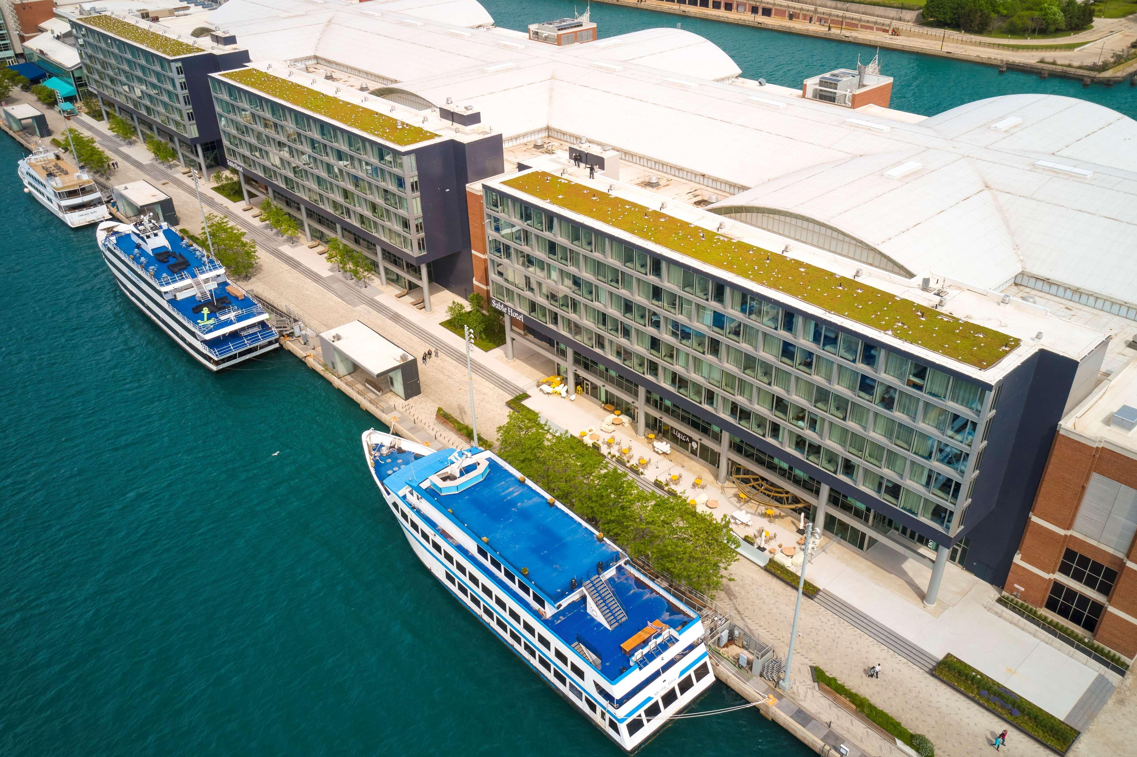 Sable At Navy Pier Chicago, Curio Collection By Hilton Hotel Exterior photo