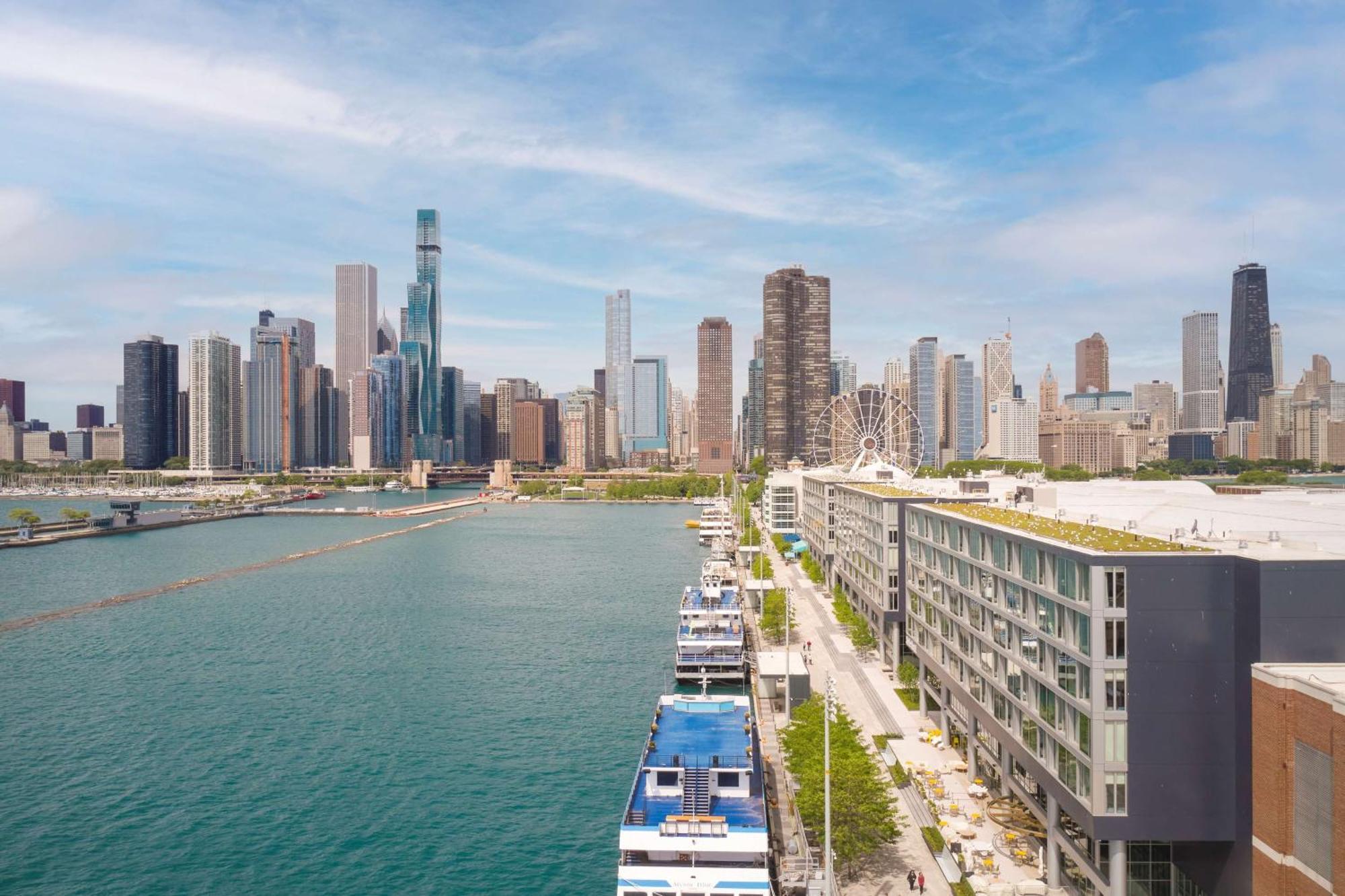 Sable At Navy Pier Chicago, Curio Collection By Hilton Hotel Exterior photo